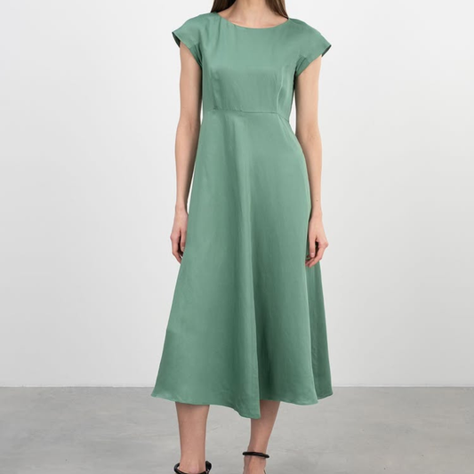 Vestido Midi Minimalista